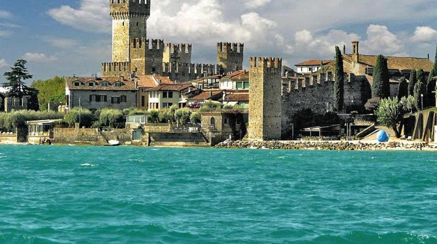 Perla Top Floor Apartment Sirmione Exterior foto